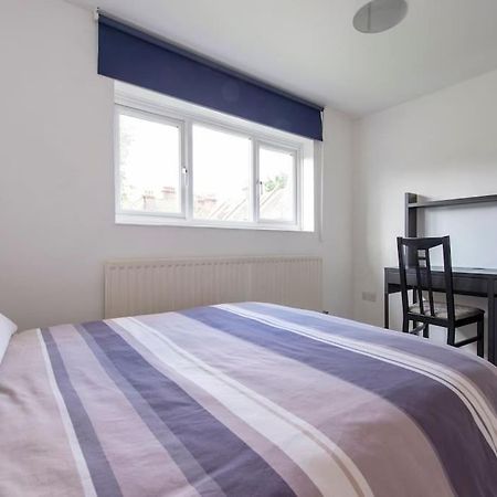 Lovely 2-Bed 15 Minutes To Central Лондон Екстер'єр фото