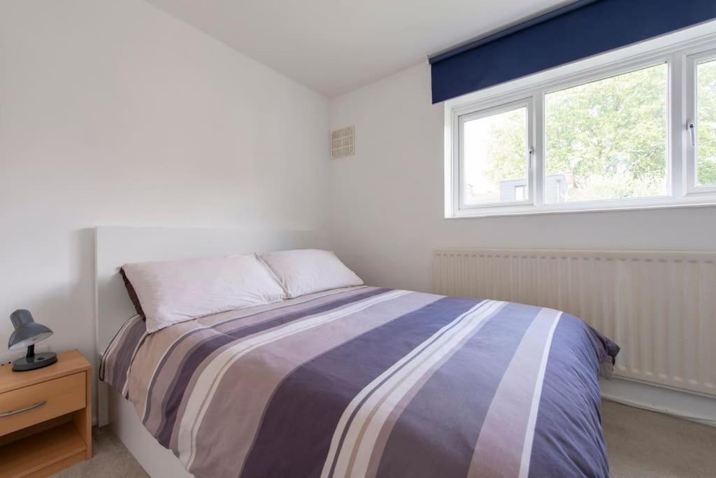 Lovely 2-Bed 15 Minutes To Central Лондон Екстер'єр фото