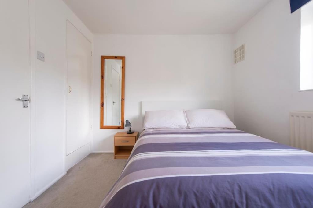 Lovely 2-Bed 15 Minutes To Central Лондон Екстер'єр фото