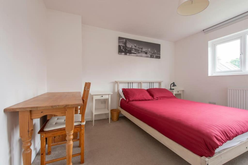 Lovely 2-Bed 15 Minutes To Central Лондон Екстер'єр фото