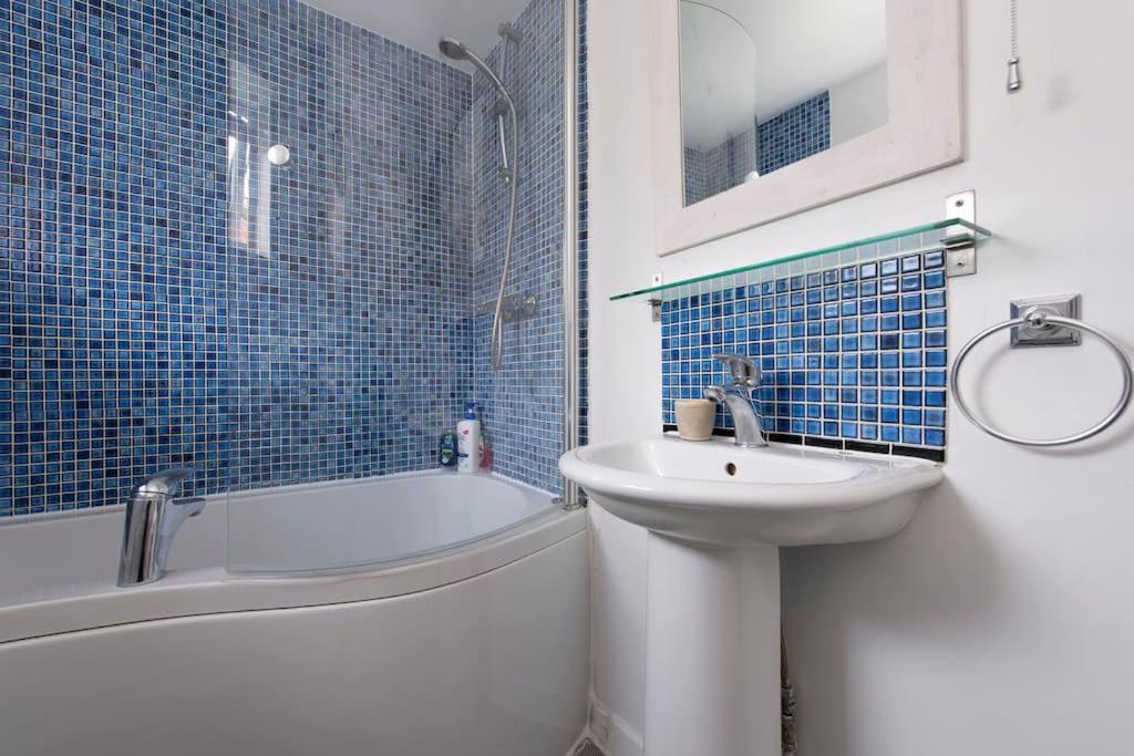 Lovely 2-Bed 15 Minutes To Central Лондон Екстер'єр фото