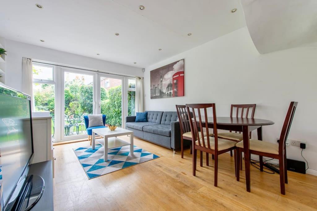 Lovely 2-Bed 15 Minutes To Central Лондон Екстер'єр фото